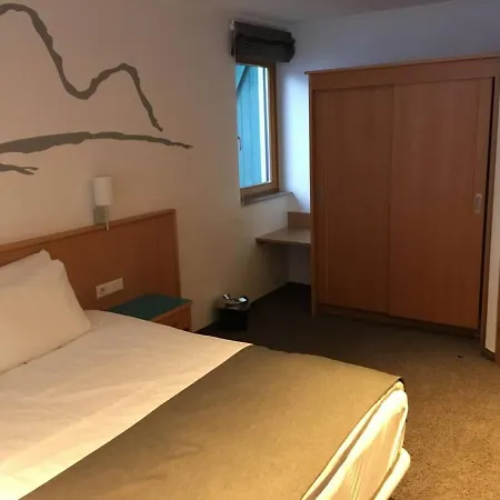 Alpine Club Fuer 6 Personen 4*