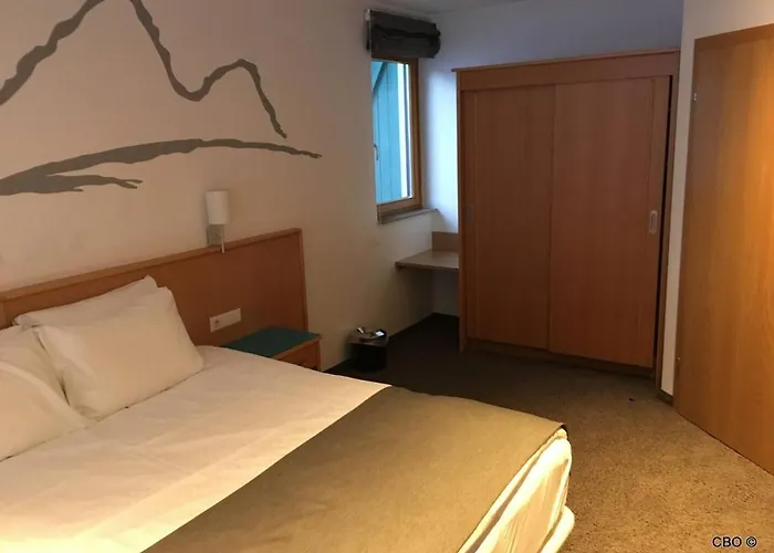 Alpine Club Fuer 6 Personen 4*